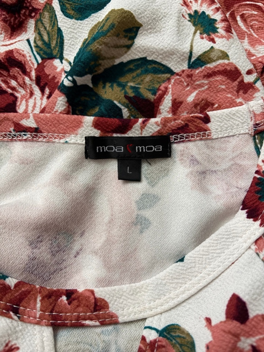 🌸 $10 SALE 🌸 Moa Moa White Floral Halter Camisole with Pink Roses - Picture 3 of 5